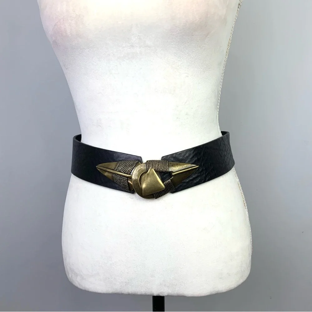 VTG Chico's Sz Small Black Italian Leather Brass Arrowhead Clasp Waist Belt Boho
